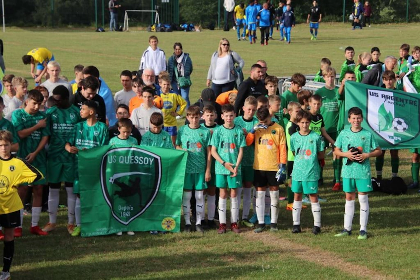 Young footballers at the opening ceremony of the Tournoi International Sartilly