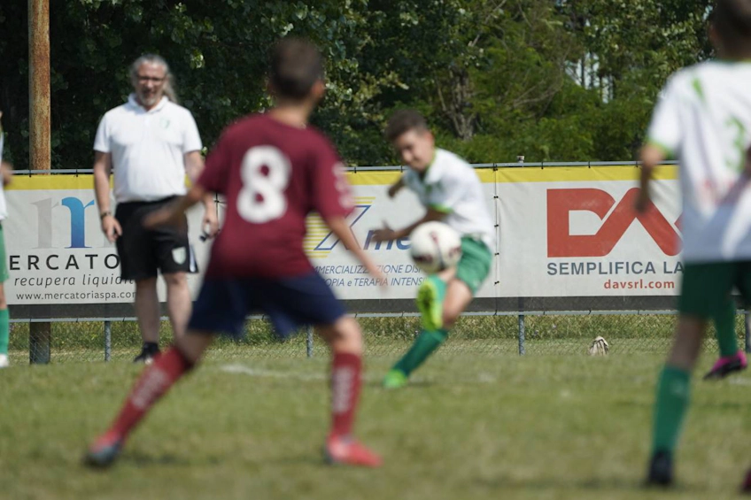 Meci de fotbal pentru copii la turneul Riccione Aquafan Trophy