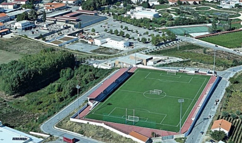 Vista aérea del campo de fútbol para el torneo Alijó Cup